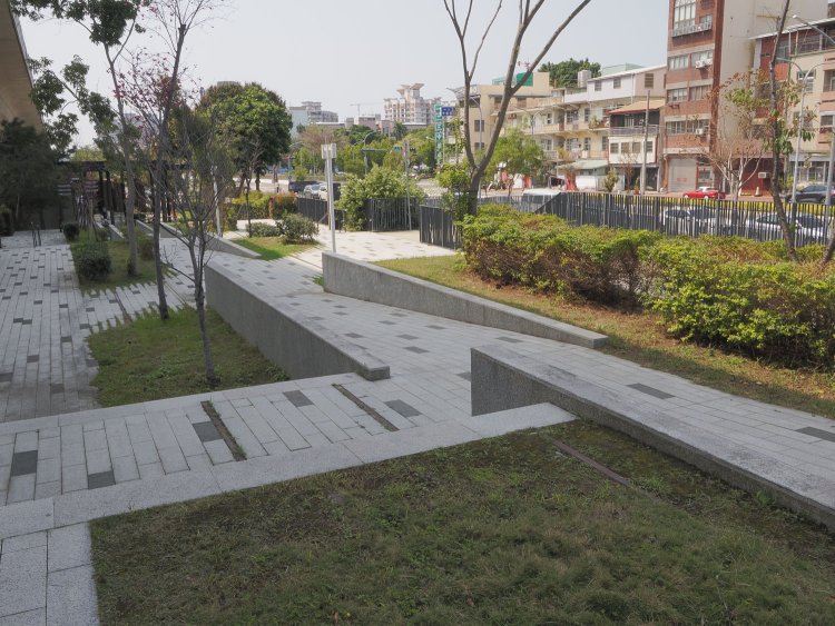 終点部分は階段となっている。レールも同位置と思われる場所に再設置して、ここに線路があったことを演出していた。