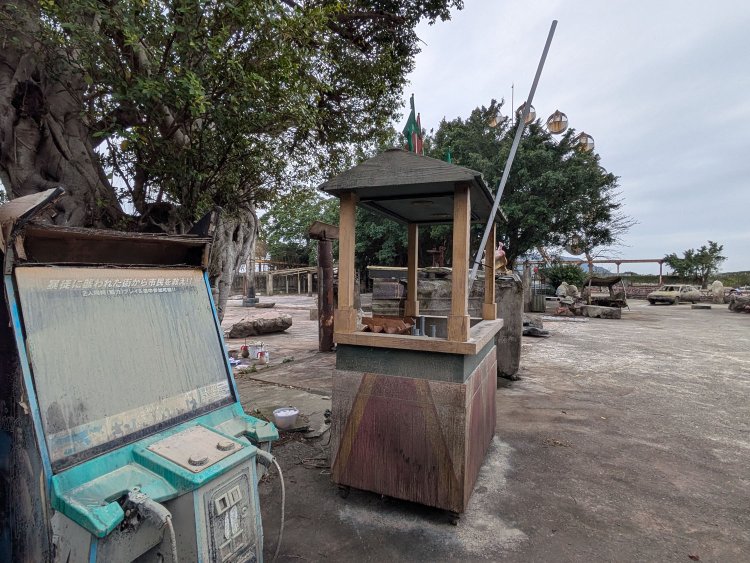 暴徒から襲われた街を救え……。ゲーム機には妙に現実味あふれる言葉が記されている。今立っているのは誰もいなくなった世界。