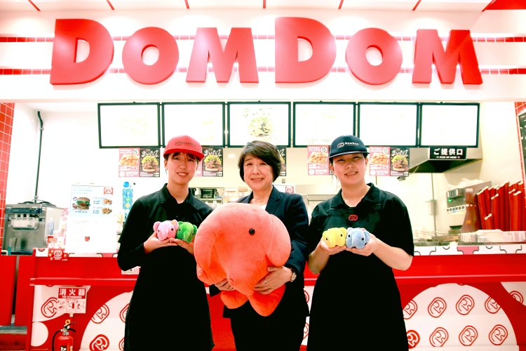 なぜこんなにも愛されるのか？創業55周年の『ドムドムハンバーガー』藤﨑忍社長が語る“共感と共存”。「街の人に求められる、そういう店でありたい」