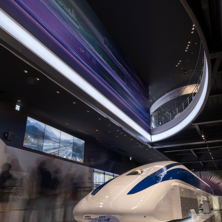 2003年に当時の鉄道世界最速記録時速581kmを樹立した実車両も展示されている。
