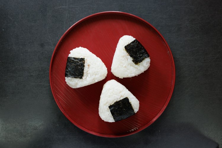 三角おむすびが川崎宿発祥って知ってた？ おむすびで街と人を縁むすび