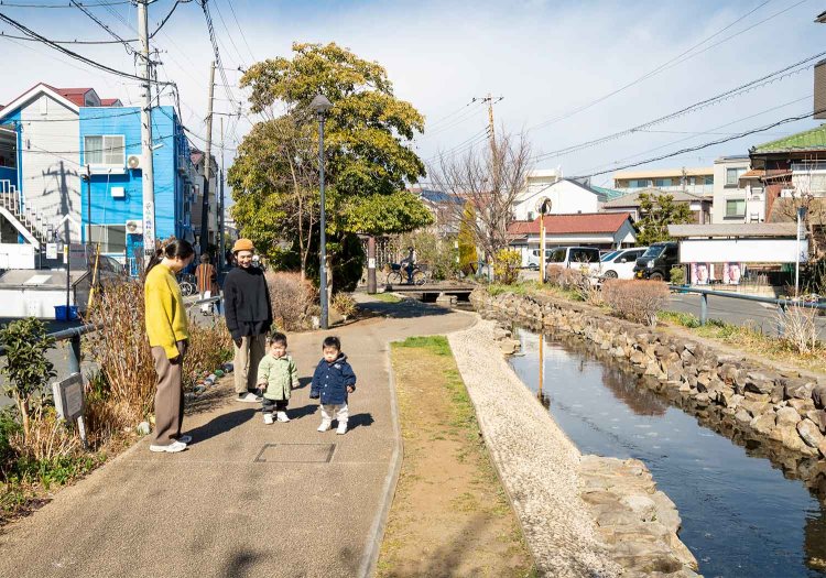 江川せせらぎ遊歩道は8つのゾーンに分かれ、風景変幻。目が潤う。