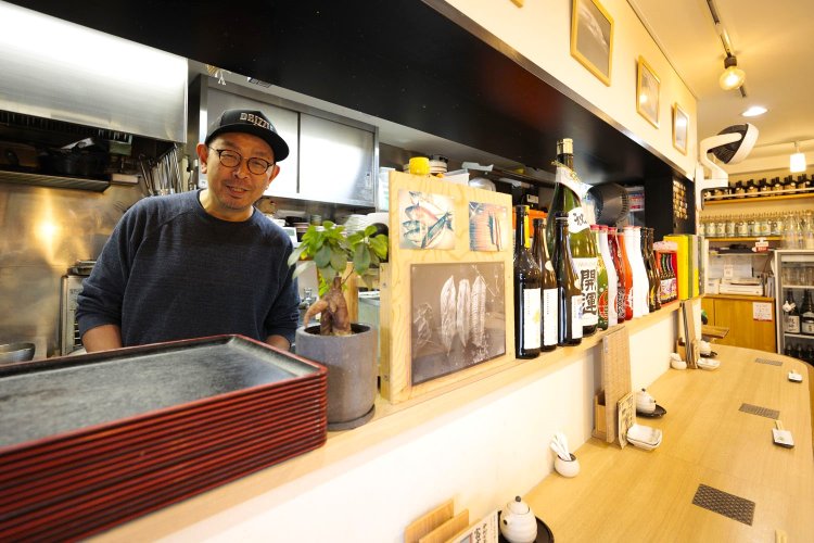 川崎出身の有村さん。落ち着いた雰囲気を求めて川崎駅西口へ。