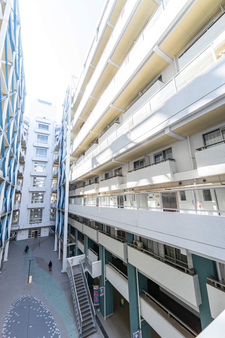 14号棟の1階を見下ろす。