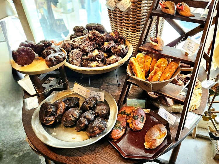 13黒猫原宿表参道