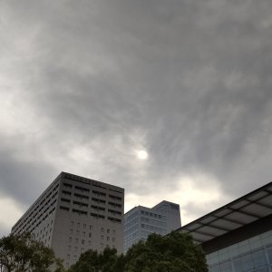 天気も気温も変化が激しい春。その不調は「気象病」かも？原因と対策を知っておこう！
