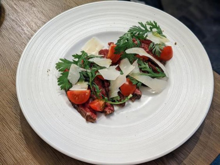 国産ハラミ タリアータ750円。