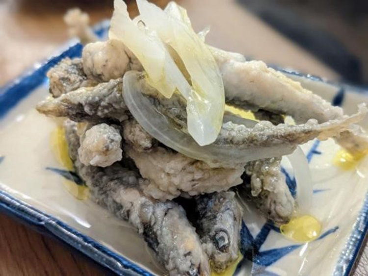 愛知背黒イワシのカルピオーネ600円。