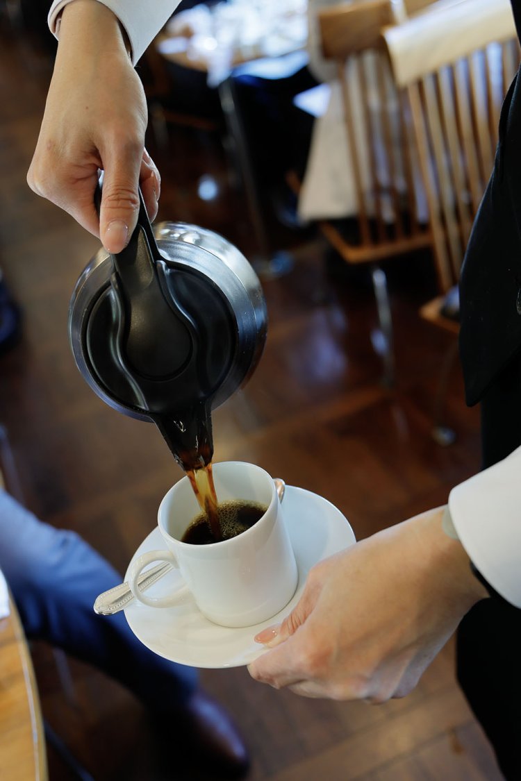 香り高い「丹鉄珈琲」は朝のひとときを素敵に演出してくれる。