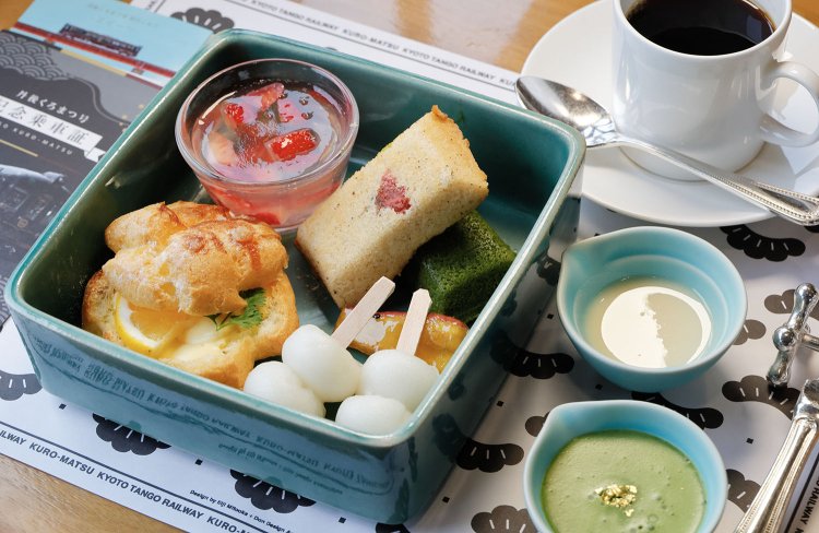 見た目にも楽しい「スイーツコース」。