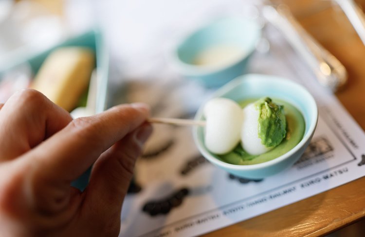 抹茶のムースで味の変化も楽しんで。