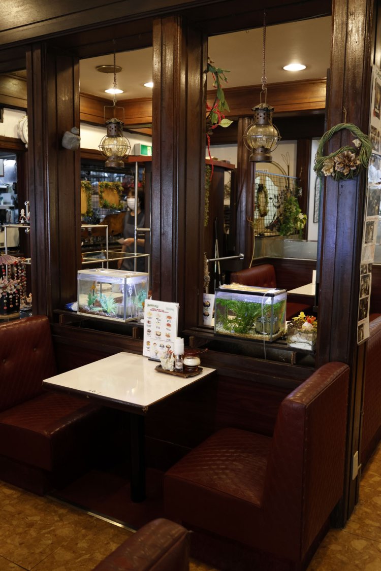 内装はほとんど創業当時のままだという。