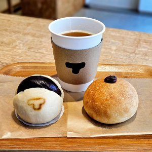 あんパンにあんバンも!?『トラヤあんスタンド北青山店』で“あん”スイーツを堪能〜黒猫スイーツ散歩 原宿表参道編22〜