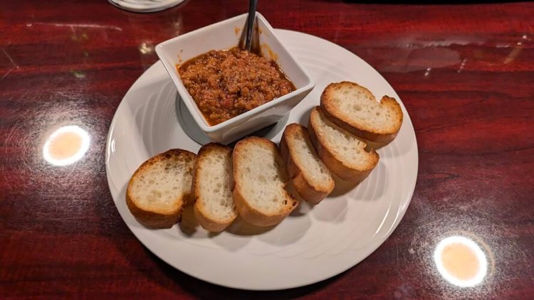 ミートソース パン付き。