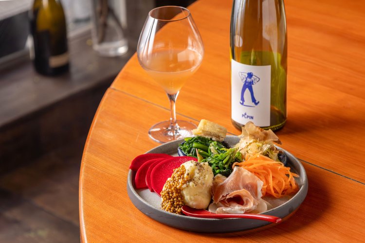 山形お日さま農園おばんざい盛り1780円。