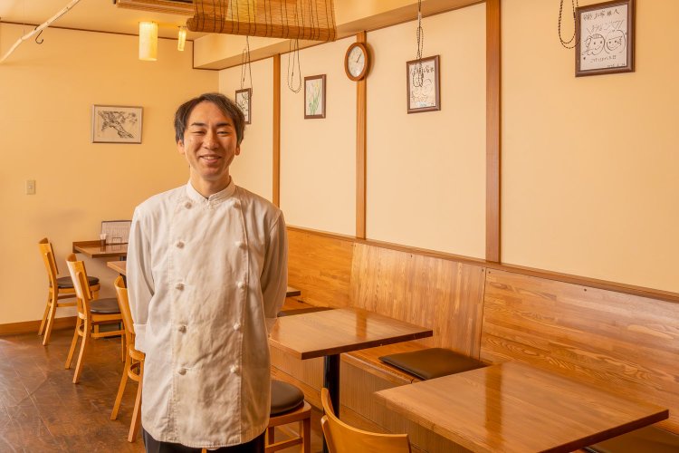 「夜は日本酒もおすすめです」と店主の長友さん。