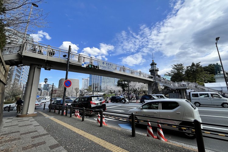 東京街角クイズ 歩道橋