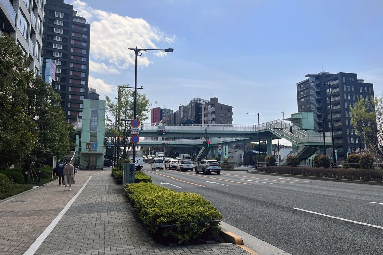 東京街角クイズ 歩道橋