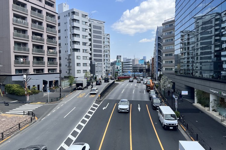 井の頭通りの東方面を望む。