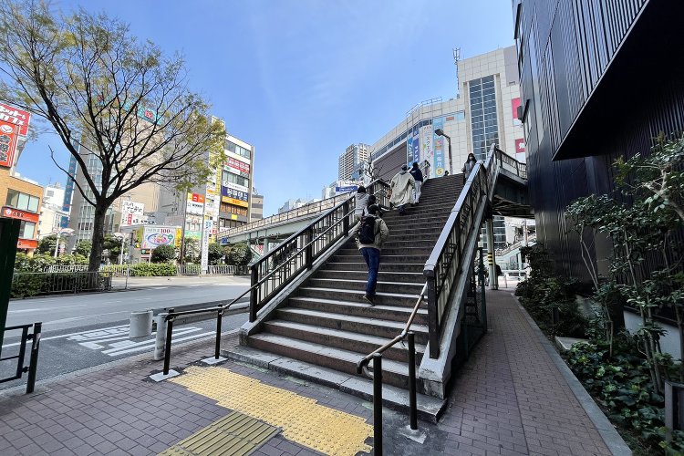 東京街角クイズ 歩道橋