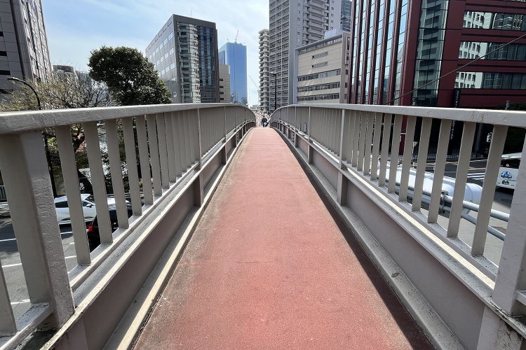 アーチ型の部分。