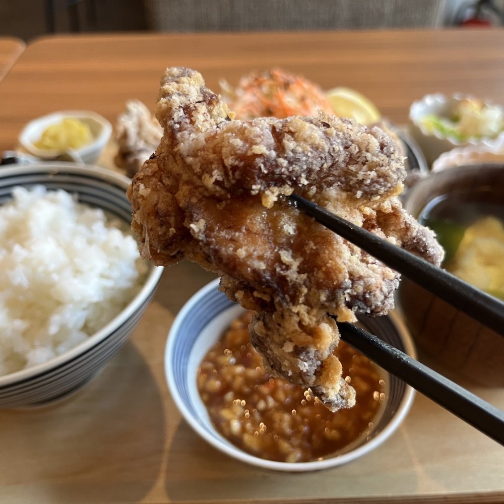 吉祥寺『BOB KITCHEN』で山盛り唐揚げランチを食べ尽くす！腹ペコたちの楽園へようこそ