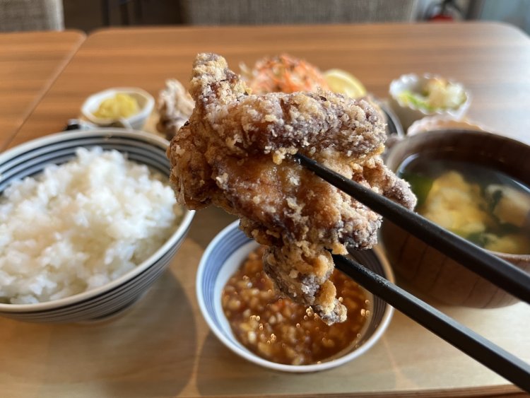 吉祥寺『BOB KITCHEN』で山盛り唐揚げランチを食べ尽くす！腹ペコたちの楽園へようこそ