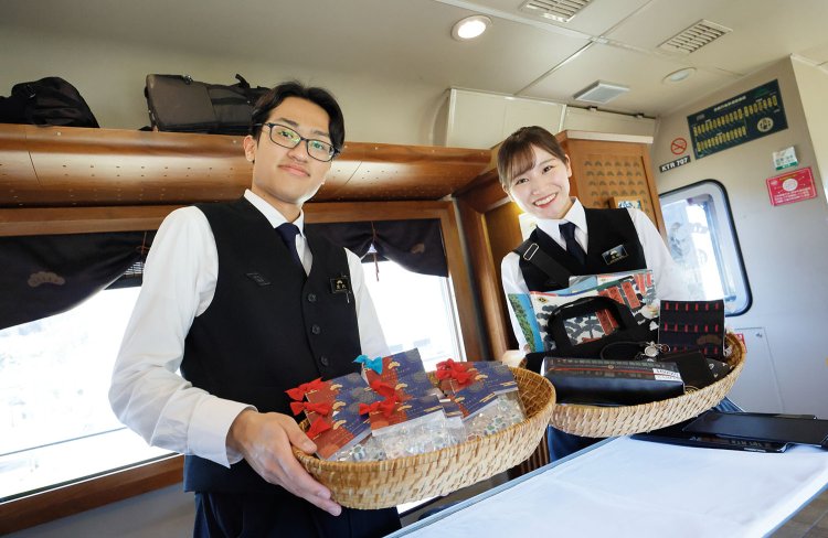 各コースとも食後にはオリジナルグッズの販売タイムがあり、こだわりの「丹鉄珈琲」のドリップパックも購入できる。