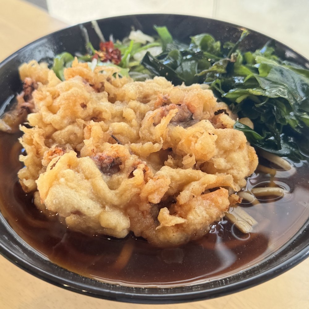 清瀬『まるすそば・うどん立ち食いセンター』で味わう本格下町立ち食いそば。飲食未経験から見事な一杯を作った深いそば愛