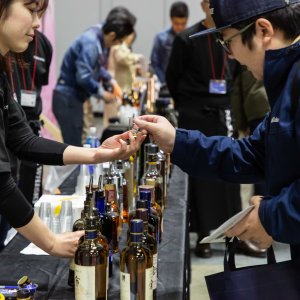 世界中のウイスキーが集結する大規模試飲イベント! 「ウイスキー＆スピリッツフェスティバル2025 in 横浜」が4月26日・27日、『パシフィコ横浜』で開催