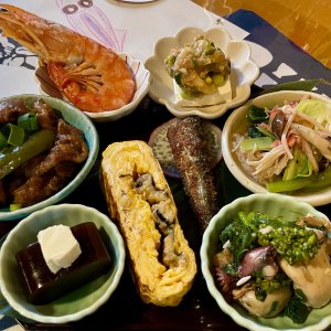 居酒屋の中に居酒屋が⁉ 日野市豊田『ななや』と『まいど』、名店が入れ子状になったビルでほろ酔い【たまらんB面】