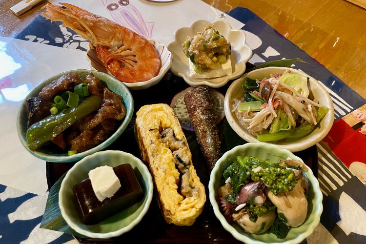 居酒屋の中に居酒屋が⁉ 日野市豊田『ななや』と『まいど』、名店が入れ子状になったビルでほろ酔い【たまらんB面】