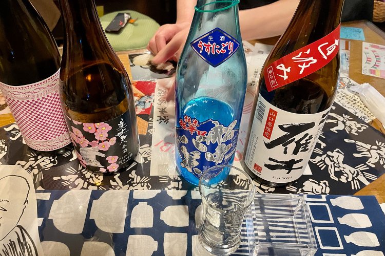 「船中八策 薄にごり生酒」か、「雁木 純米直汲み」か、はたまた……。