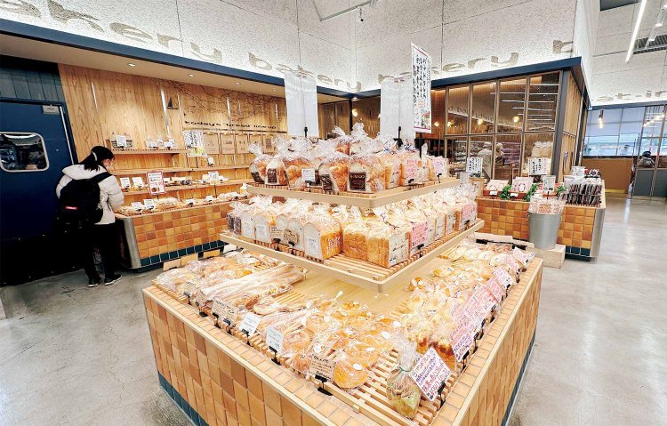 シャンパンタワーのごとくきらめいて見える、夢のパンタワー。