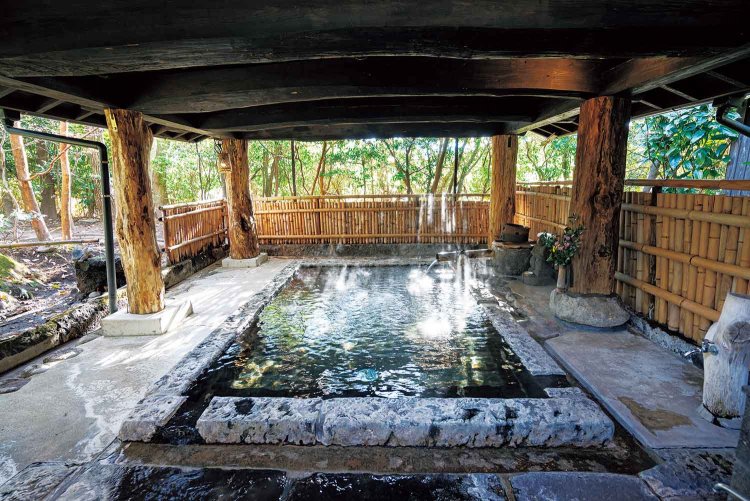 男女入れ替え制の大浴場は「四季の湯」（写真）と「かぼちゃ湯」の二つ。