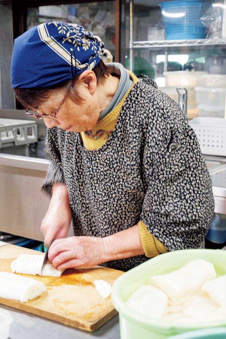 漬物は親戚や近所のおばちゃんたちがみんなで作る。