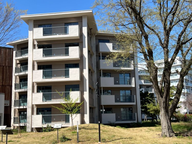 赤羽台団地でもっとも古い1962年（昭和37）完成の4棟は登録有形文化財として保存されている。