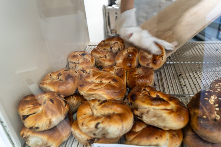 セブングレインハニーフィグ390円。どのベーグルも15時ごろまで焼きたてがたびたび追加される。