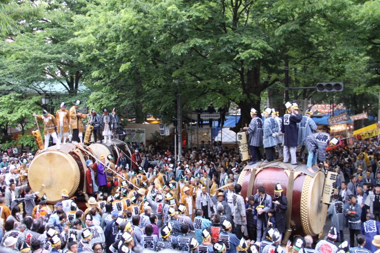 大太鼓は一番大きいもので直径約2.5m、重さ約2.5トンもあるのだとか！