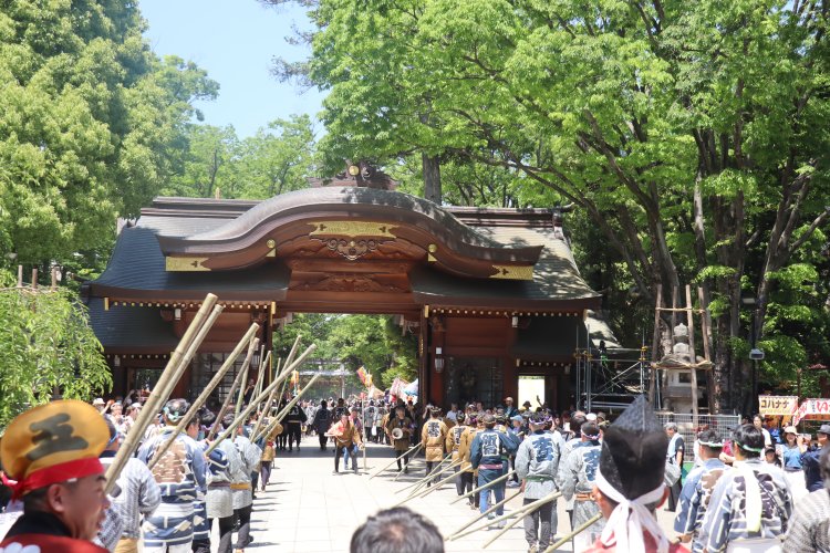 5日（月・祝）の12時30分からは、神輿や太鼓が通る道をお祓いして歩く「道清め」の神事も。