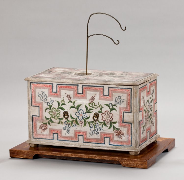 平賀源内作 重要文化財「エレキテル」木製彩色 江戸時代・18世紀 『郵政博物館』蔵 前期展示4/22～5/18（後期は複製を展示）。