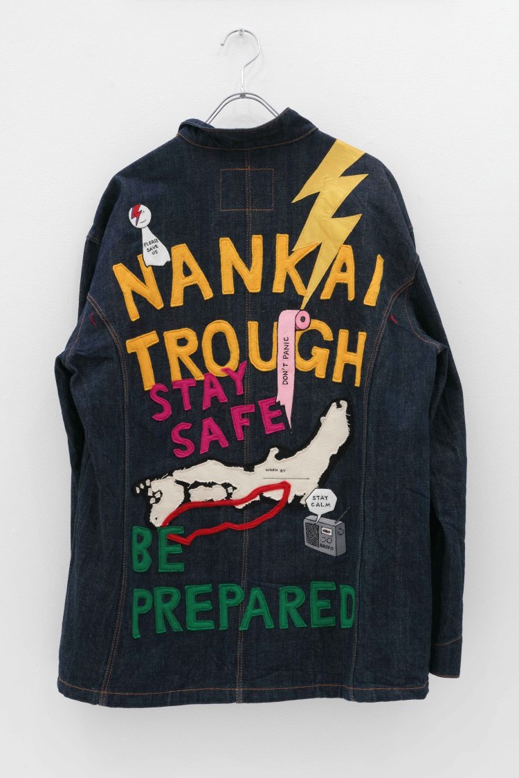 青山悟《南海トラフジャケット》2024年 参考画像  撮影＝宮島径。