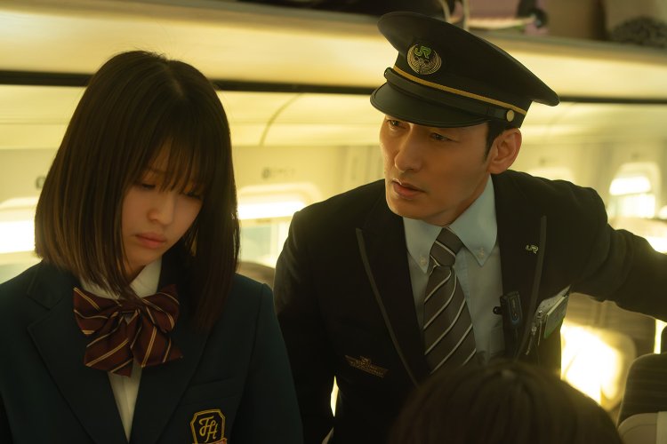 極限状態で繰り広げられる、乗客らの人間ドラマも今作ならでは。