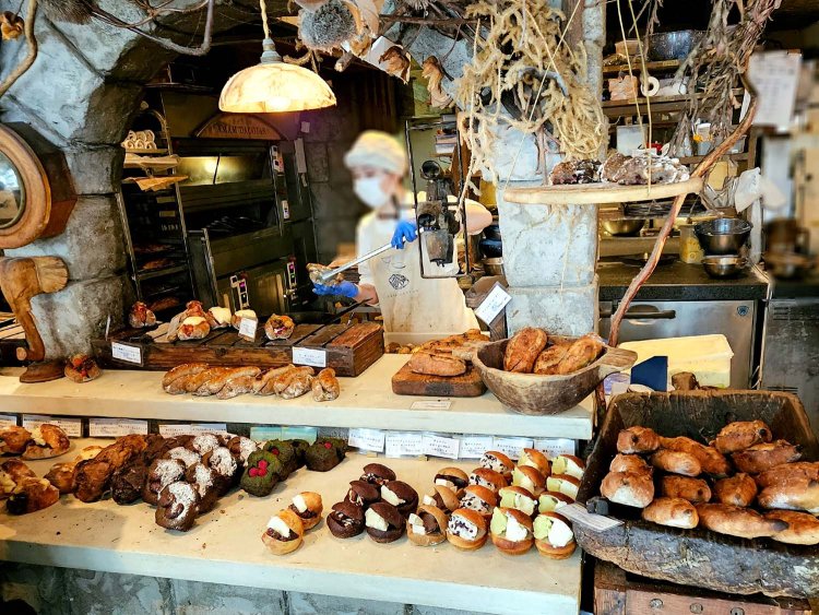 原宿・表参道の人気カフェ4選！行列のできるベーカリーから老舗和菓子店まで～黒猫スイーツ散歩 原宿表参道編まとめ③～