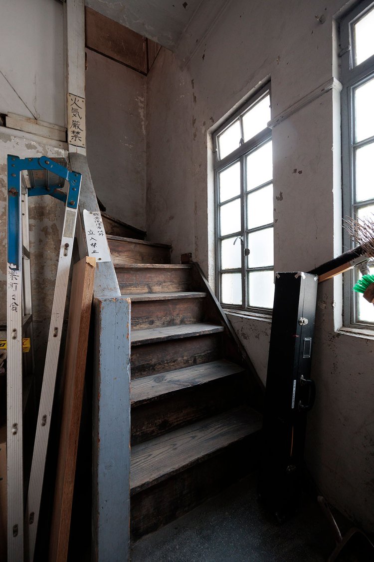 隣の小部屋から階段で2階へ。