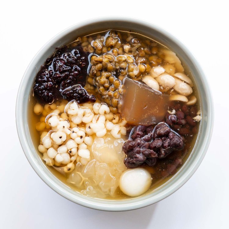 東京豆花トッピング8種類全部のせ800円。