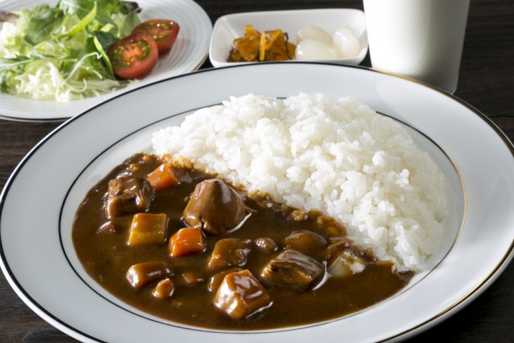 海軍カレーやカレーパンも！ 「よこすかカレーフェスティバル2025」が5月17日・18日、横須賀のヴェルニー公園で開催