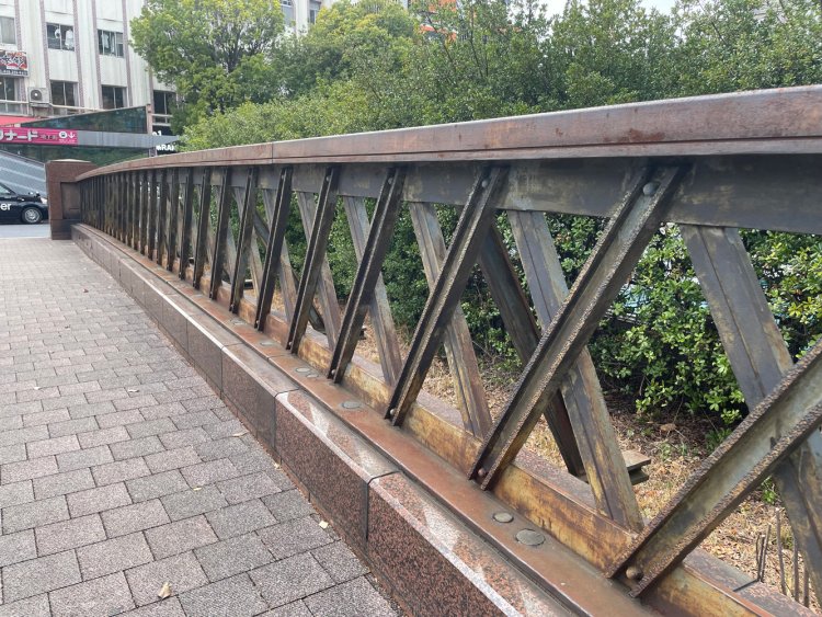 「鉄の橋」感がある。