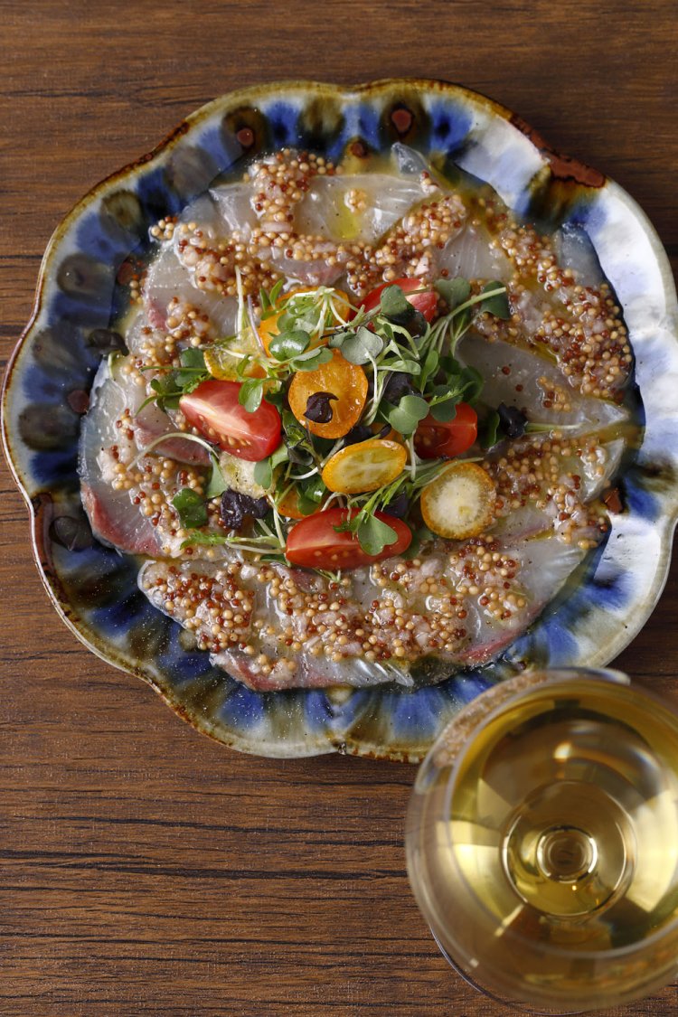 愛媛の魚の軽いマリネ2200円。