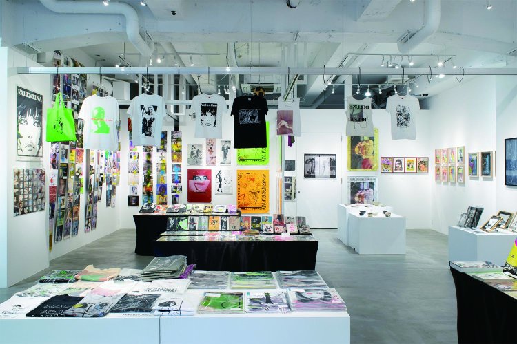 過去にはアートディレクター・大類真の個展も開催（写真提供＝KOMIYAMA TOKYO G）。